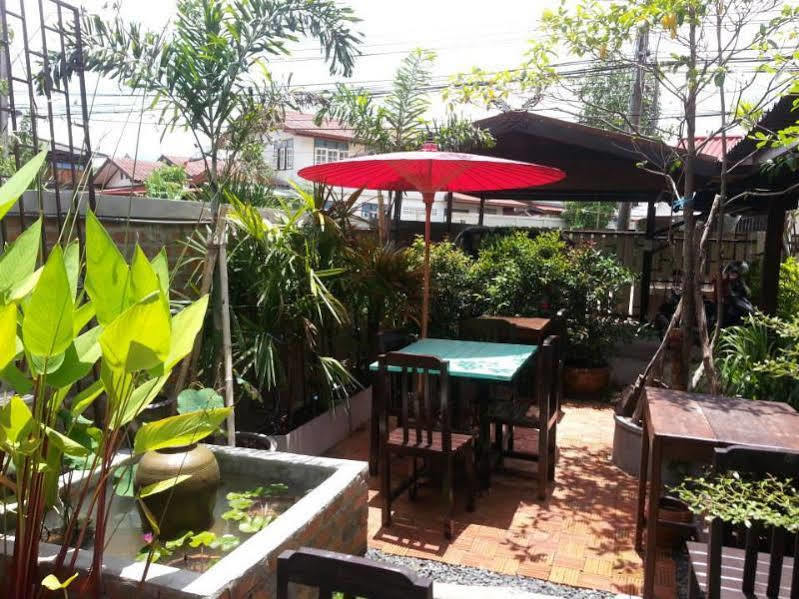 The Outside Inn Ubon Ratchathani Bagian luar foto