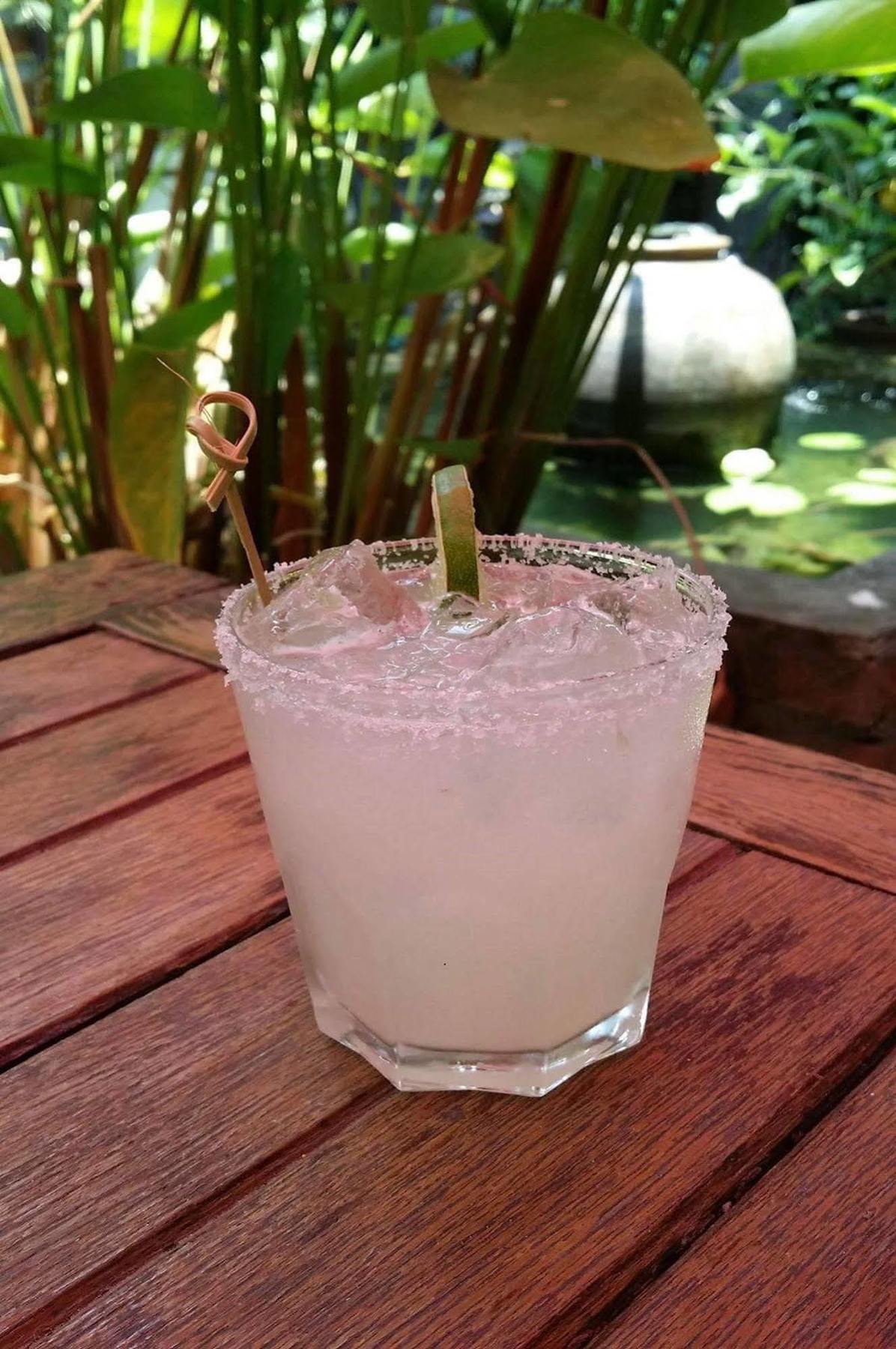 The Outside Inn Ubon Ratchathani Bagian luar foto